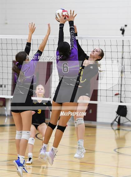 Thumbnail 3 in Arizona Lutheran Academy vs. Sedona Red Rock (AIA 2A Round 1 Playoff) photogallery.