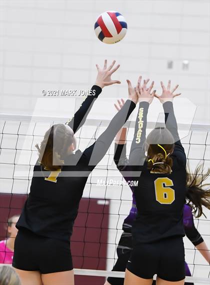 Thumbnail 3 in Arizona Lutheran Academy vs. Sedona Red Rock (AIA 2A Round 1 Playoff) photogallery.