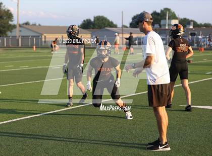 Thumbnail 2 in Grand Saline vs Quitman photogallery.