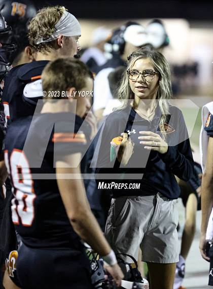 Thumbnail 3 in Grand Saline vs Quitman photogallery.