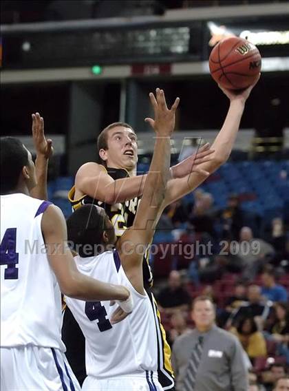 Thumbnail 3 in Del Oro vs. Sacramento (CIF SJS D3 Final) photogallery.