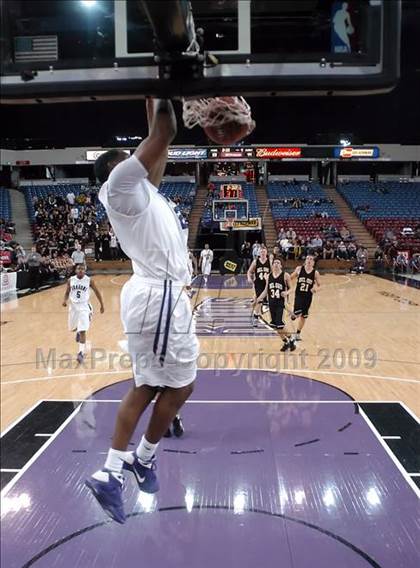 Thumbnail 3 in Del Oro vs. Sacramento (CIF SJS D3 Final) photogallery.