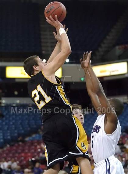 Thumbnail 3 in Del Oro vs. Sacramento (CIF SJS D3 Final) photogallery.