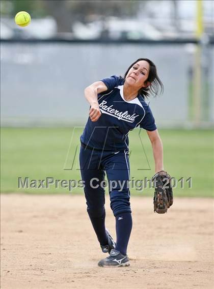 Thumbnail 1 in Bakersfield @ Stockdale photogallery.