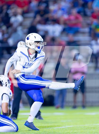 Thumbnail 3 in IMG Academy vs Central (MaxPreps Game of the Week) photogallery.