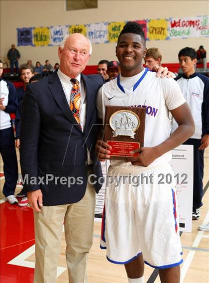 Thumbnail 2 in Washington vs. Bishop Montgomery (Sea Hawk Classic) photogallery.