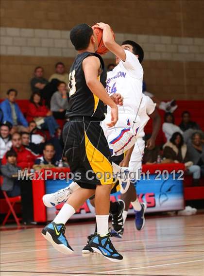 Thumbnail 3 in Washington vs. Bishop Montgomery (Sea Hawk Classic) photogallery.