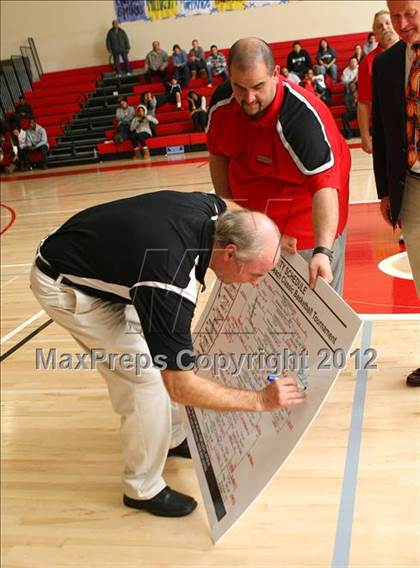 Thumbnail 3 in Washington vs. Bishop Montgomery (Sea Hawk Classic) photogallery.