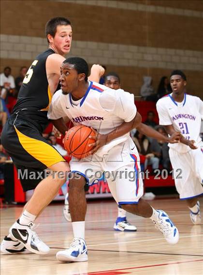 Thumbnail 2 in Washington vs. Bishop Montgomery (Sea Hawk Classic) photogallery.