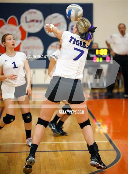 Thumbnail 2 in Lawrence vs. Decatur (SAC Tournament) photogallery.