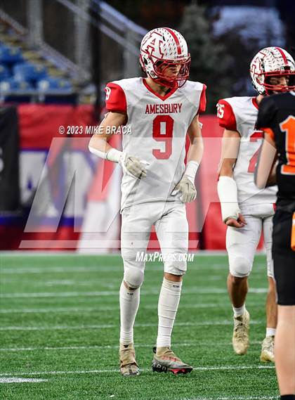 Thumbnail 2 in Amesbury vs Uxbridge (MIAA D7 Final) photogallery.