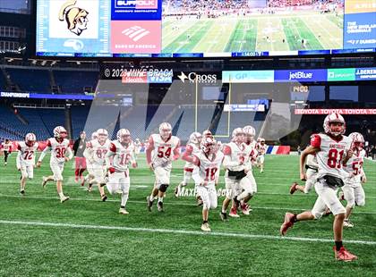 Thumbnail 2 in Amesbury vs Uxbridge (MIAA D7 Final) photogallery.