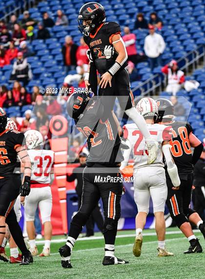 Thumbnail 3 in Amesbury vs Uxbridge (MIAA D7 Final) photogallery.