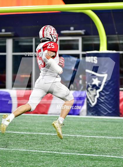 Thumbnail 3 in Amesbury vs Uxbridge (MIAA D7 Final) photogallery.