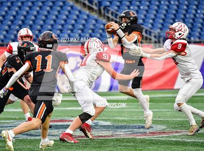 Thumbnail 2 in Amesbury vs Uxbridge (MIAA D7 Final) photogallery.