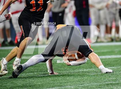Thumbnail 2 in Amesbury vs Uxbridge (MIAA D7 Final) photogallery.