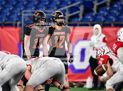 Thumbnail 3 in Amesbury vs Uxbridge (MIAA D7 Final) photogallery.