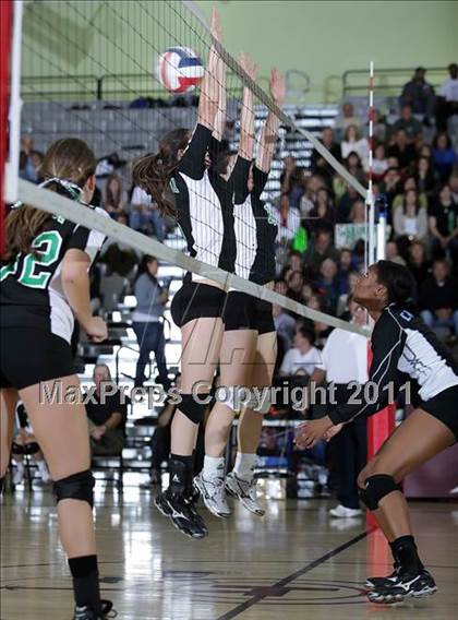 Thumbnail 3 in Carson vs. Granada Hills (CIF LACS D1 Final) photogallery.