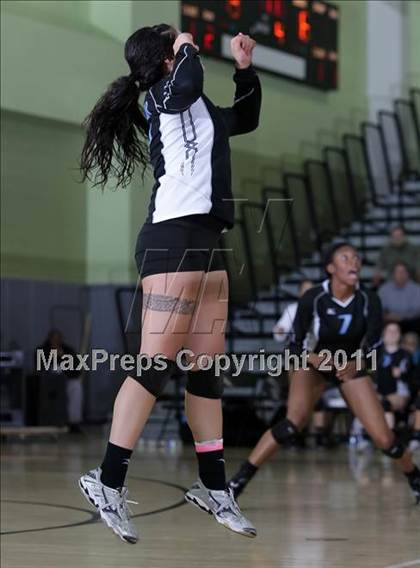 Thumbnail 3 in Carson vs. Granada Hills (CIF LACS D1 Final) photogallery.