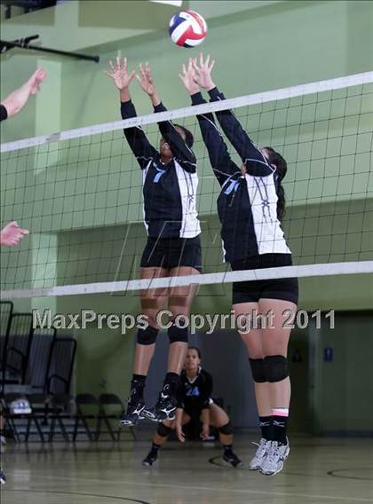 Thumbnail 3 in Carson vs. Granada Hills (CIF LACS D1 Final) photogallery.