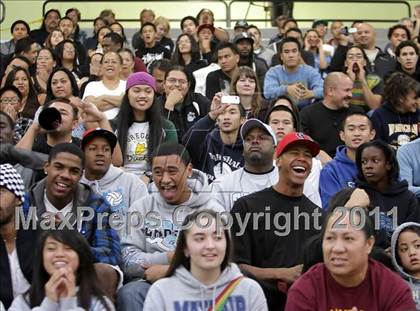 Thumbnail 2 in Carson vs. Granada Hills (CIF LACS D1 Final) photogallery.