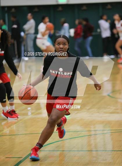 Thumbnail 2 in Antelope vs. Benson Tech (MLK Showcase) photogallery.
