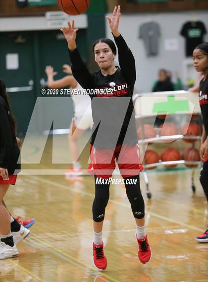 Thumbnail 1 in Antelope vs. Benson Tech (MLK Showcase) photogallery.