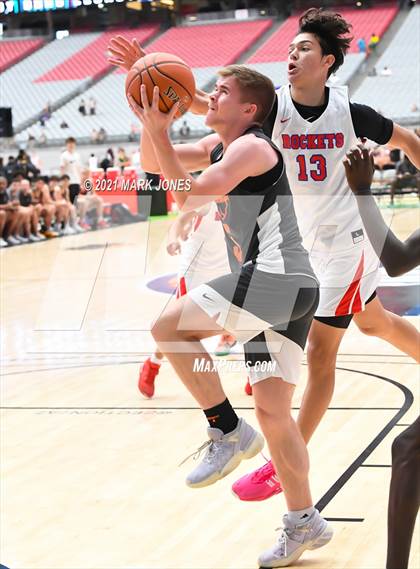 Thumbnail 3 in Moon Valley vs. Corona del Sol - Section 7 Basketball Tournament photogallery.