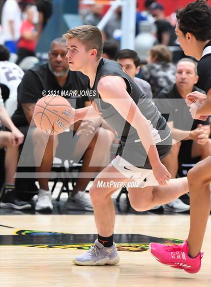 Thumbnail 3 in Moon Valley vs. Corona del Sol - Section 7 Basketball Tournament photogallery.