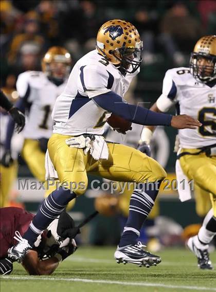 Thumbnail 2 in Aquinas Institute vs. Sweet Home (NYSPHSAA Western Regional) photogallery.