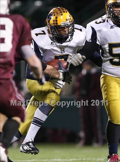 Thumbnail 2 in Aquinas Institute vs. Sweet Home (NYSPHSAA Western Regional) photogallery.