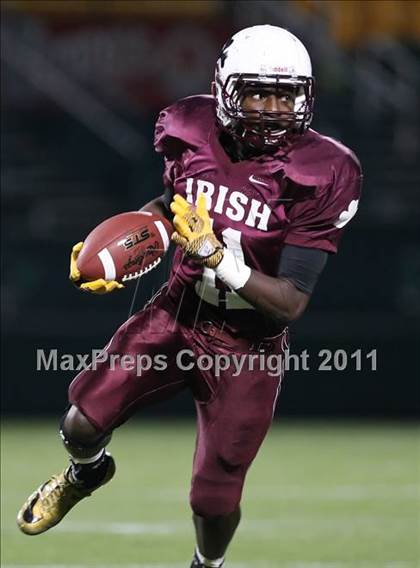 Thumbnail 2 in Aquinas Institute vs. Sweet Home (NYSPHSAA Western Regional) photogallery.