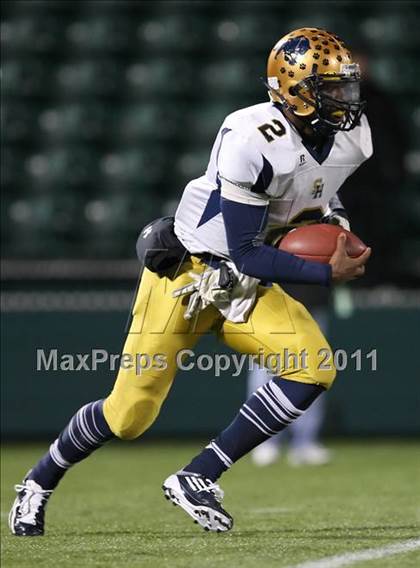 Thumbnail 2 in Aquinas Institute vs. Sweet Home (NYSPHSAA Western Regional) photogallery.