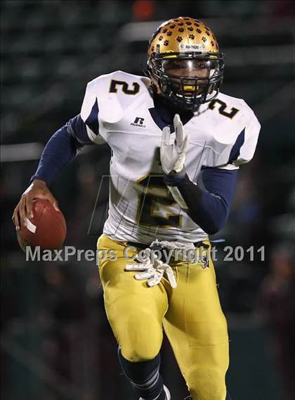 Thumbnail 1 in Aquinas Institute vs. Sweet Home (NYSPHSAA Western Regional) photogallery.