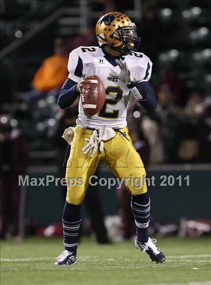 Thumbnail 1 in Aquinas Institute vs. Sweet Home (NYSPHSAA Western Regional) photogallery.