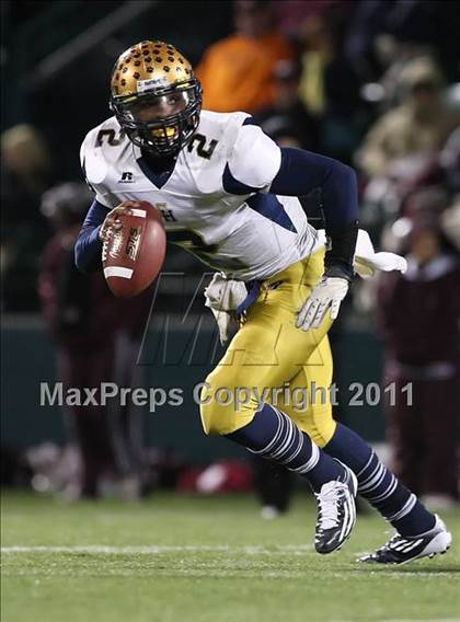 Thumbnail 2 in Aquinas Institute vs. Sweet Home (NYSPHSAA Western Regional) photogallery.