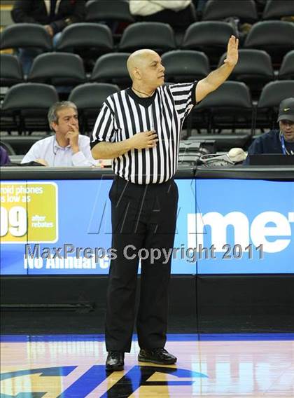 Thumbnail 2 in Bishop O'Dowd vs. Sacramento (CIF NorCal D3 Regional Final) photogallery.
