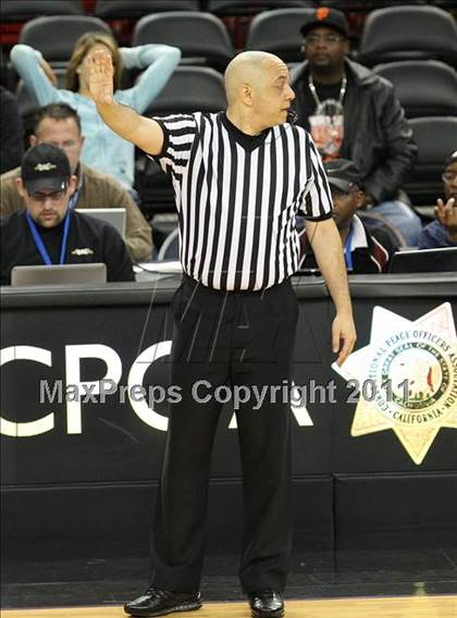 Thumbnail 1 in Bishop O'Dowd vs. Sacramento (CIF NorCal D3 Regional Final) photogallery.