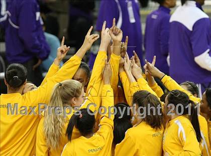 Thumbnail 2 in Bishop O'Dowd vs. Sacramento (CIF NorCal D3 Regional Final) photogallery.