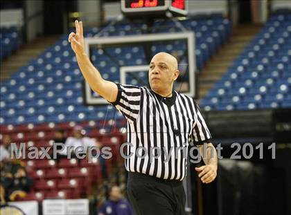 Thumbnail 2 in Bishop O'Dowd vs. Sacramento (CIF NorCal D3 Regional Final) photogallery.