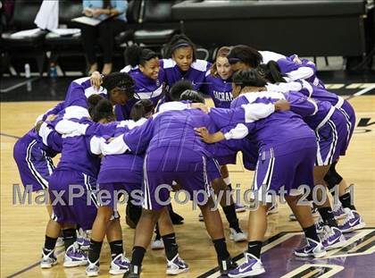 Thumbnail 3 in Bishop O'Dowd vs. Sacramento (CIF NorCal D3 Regional Final) photogallery.