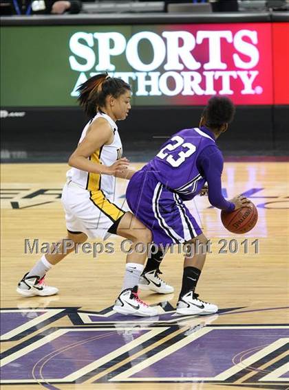 Thumbnail 3 in Bishop O'Dowd vs. Sacramento (CIF NorCal D3 Regional Final) photogallery.