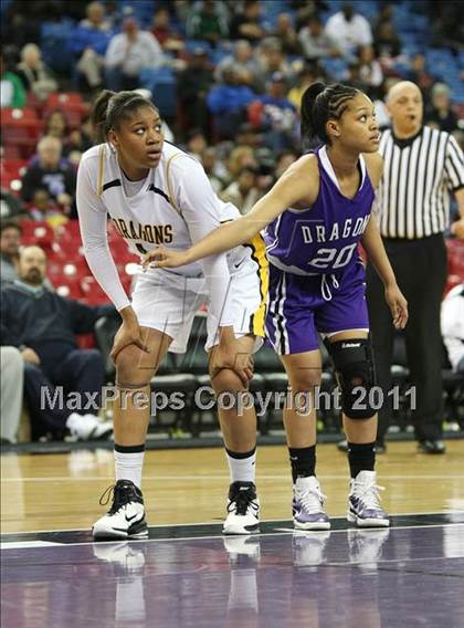 Thumbnail 3 in Bishop O'Dowd vs. Sacramento (CIF NorCal D3 Regional Final) photogallery.