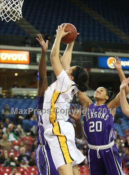 Thumbnail 3 in Bishop O'Dowd vs. Sacramento (CIF NorCal D3 Regional Final) photogallery.
