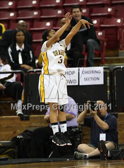 Thumbnail 1 in Bishop O'Dowd vs. Sacramento (CIF NorCal D3 Regional Final) photogallery.