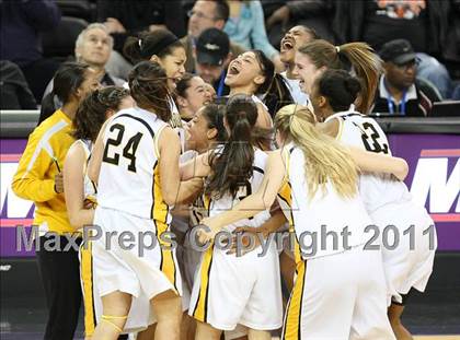 Thumbnail 2 in Bishop O'Dowd vs. Sacramento (CIF NorCal D3 Regional Final) photogallery.