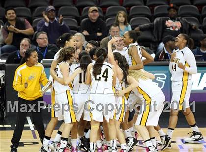 Thumbnail 3 in Bishop O'Dowd vs. Sacramento (CIF NorCal D3 Regional Final) photogallery.
