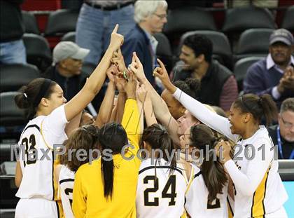 Thumbnail 2 in Bishop O'Dowd vs. Sacramento (CIF NorCal D3 Regional Final) photogallery.