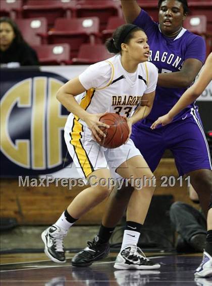 Thumbnail 1 in Bishop O'Dowd vs. Sacramento (CIF NorCal D3 Regional Final) photogallery.