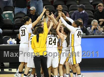 Thumbnail 2 in Bishop O'Dowd vs. Sacramento (CIF NorCal D3 Regional Final) photogallery.